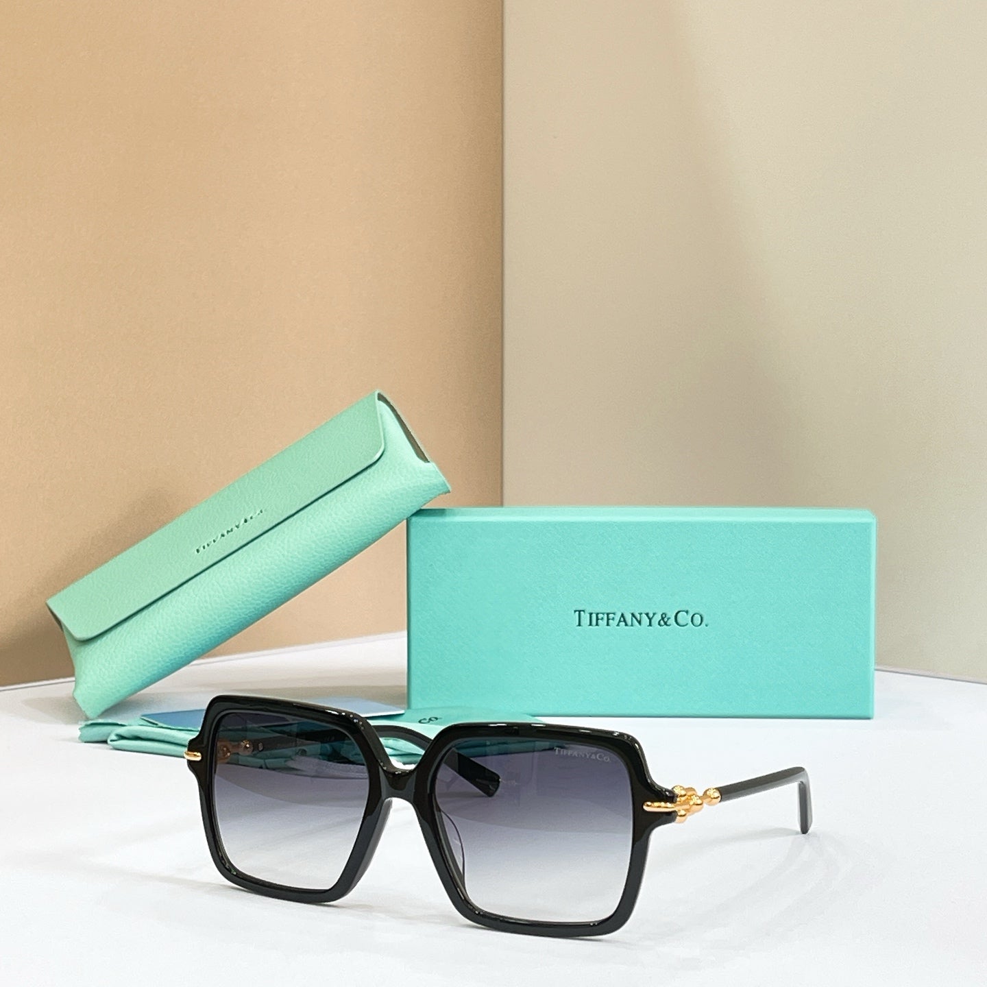 TIFFANY & CO. Sunglasses TF4260U
