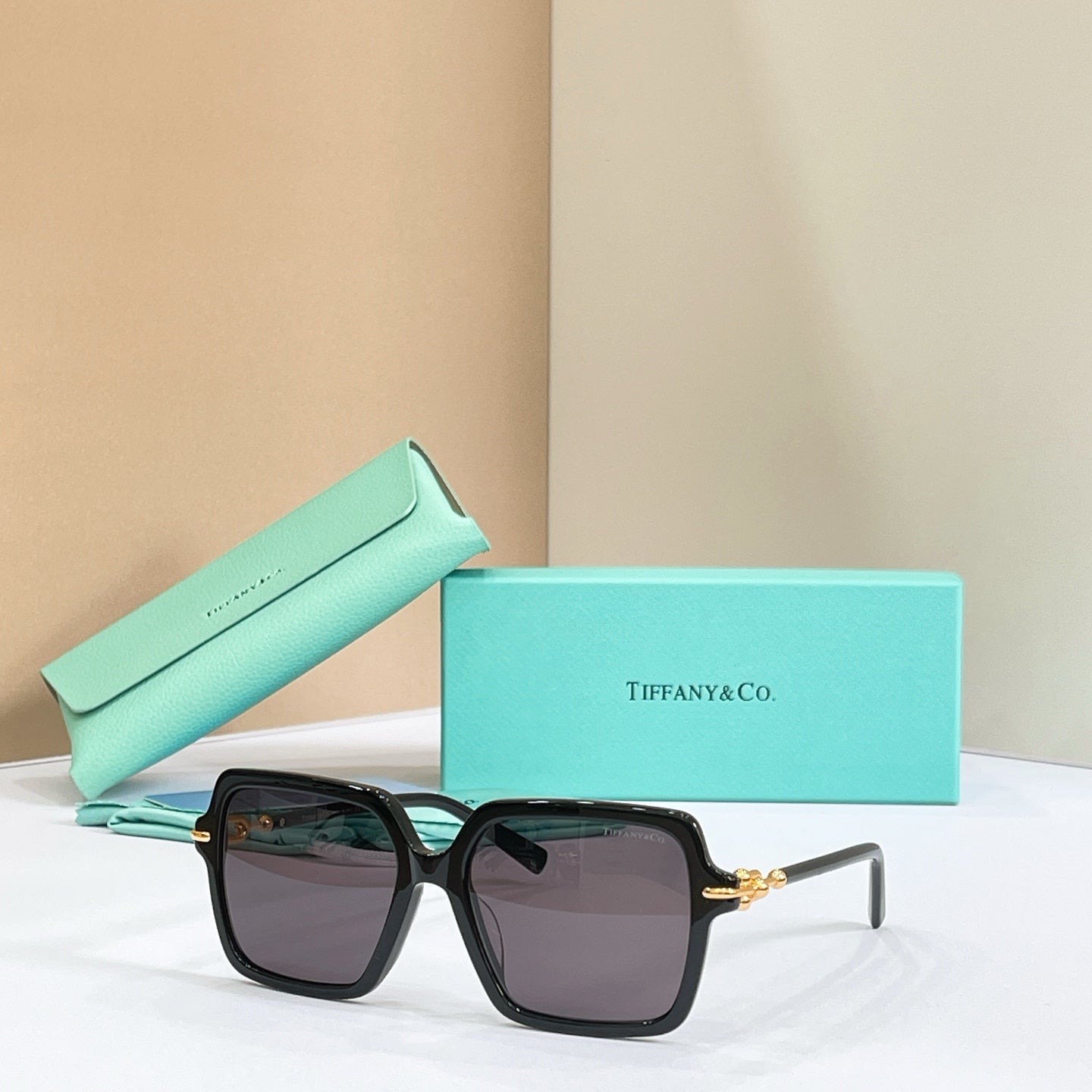 TIFFANY & CO. Sunglasses TF4260U