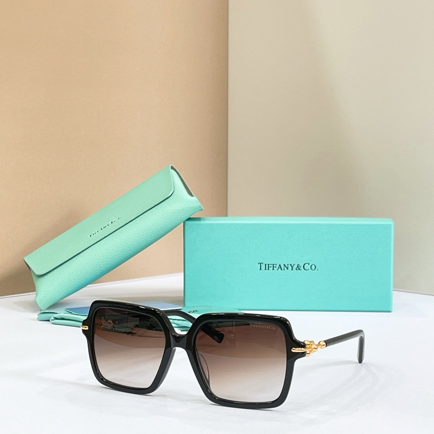 TIFFANY & CO. Sunglasses TF4260U