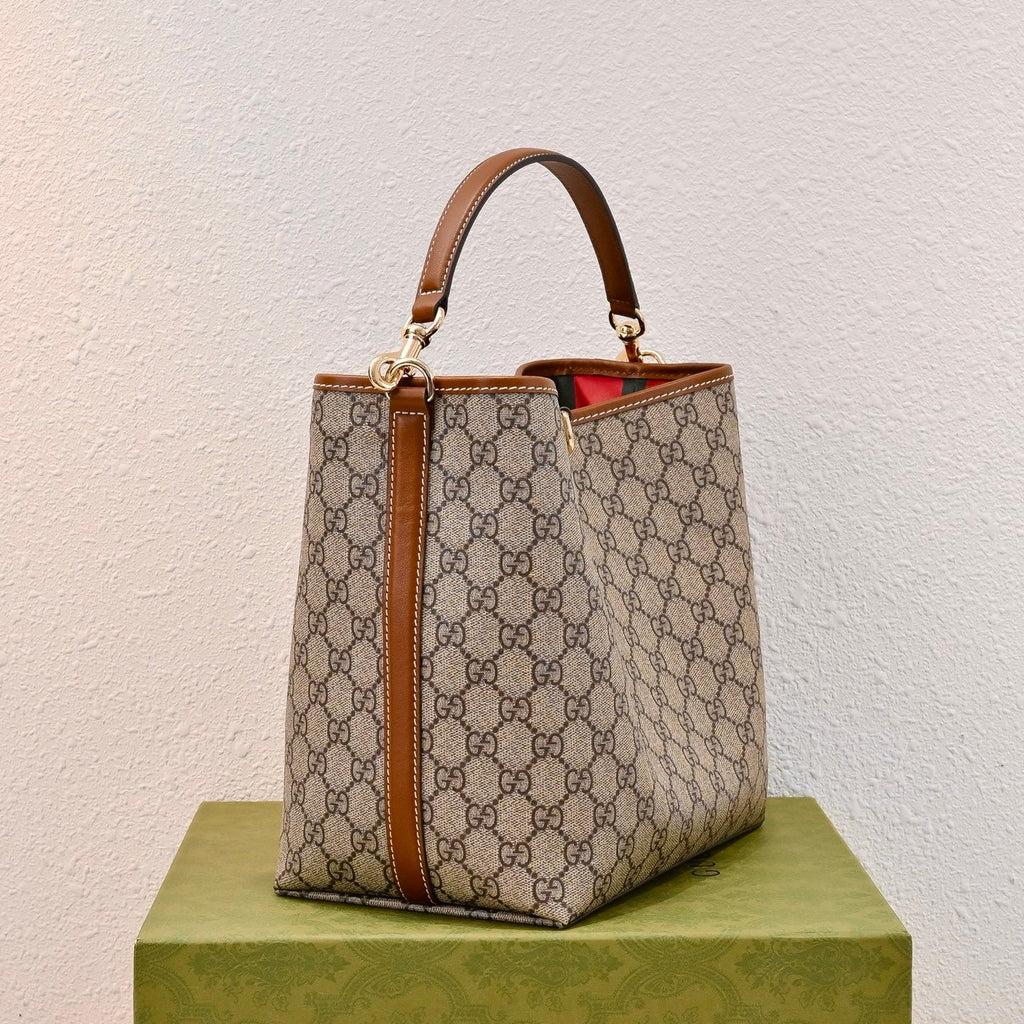 Gucci Emblem Bucket Bag-815103