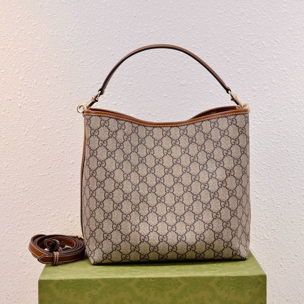 Gucci Emblem Bucket Bag-815103