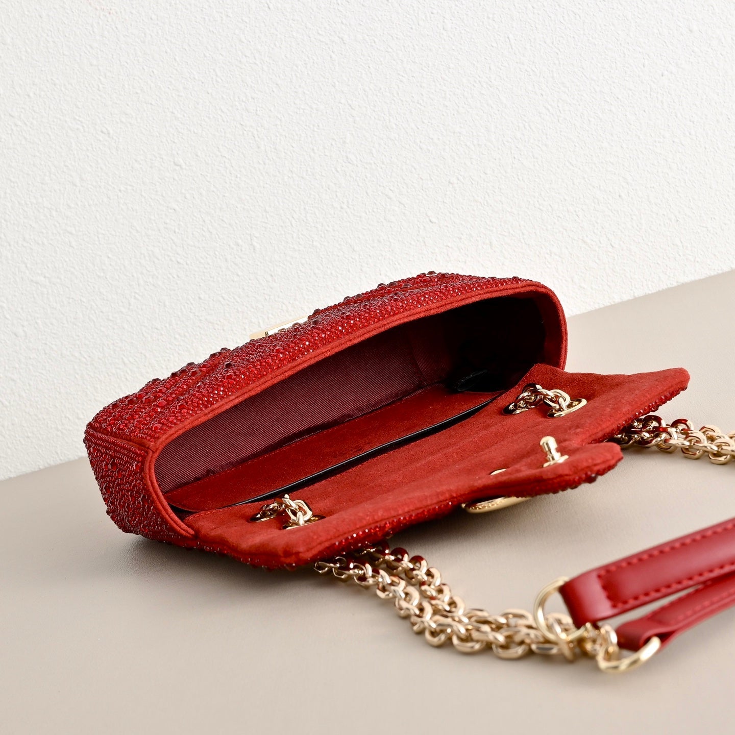 Gucci GG Marmont Crystal Shoulder Bag – 837280