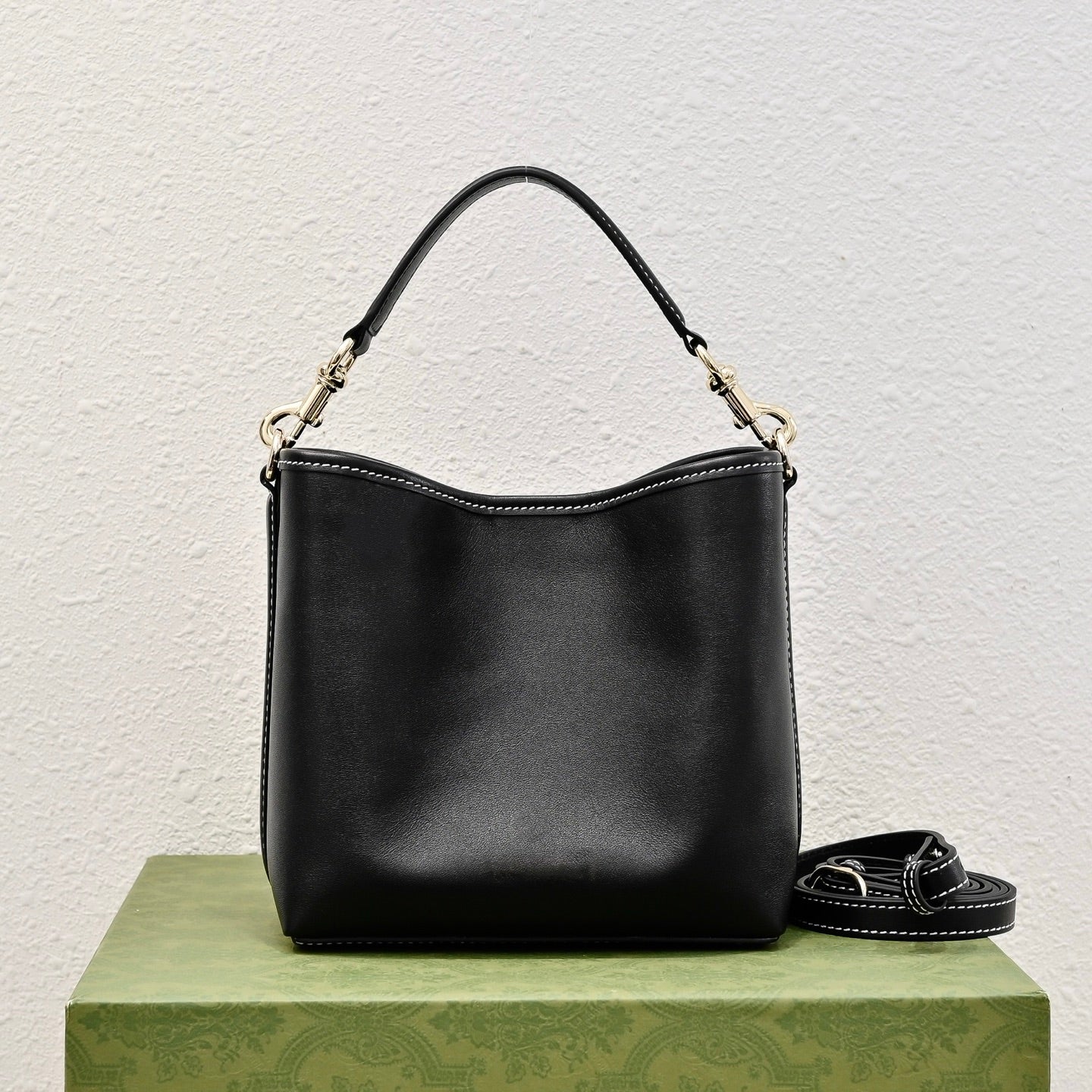 Gucci GG Emblem Bucket Bag – 815118