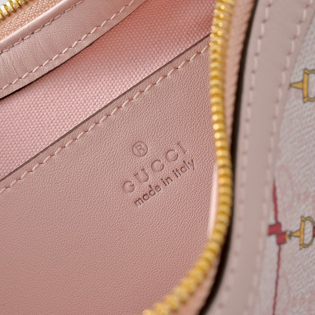 Gucci GG Emblem New Year Limited Shoulder Bag – 847450