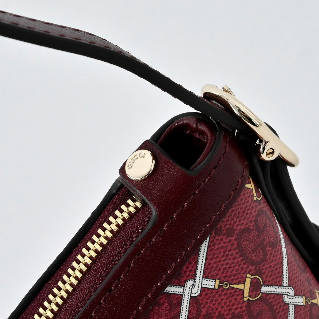 Gucci GG Emblem New Year Limited Shoulder Bag – 847450