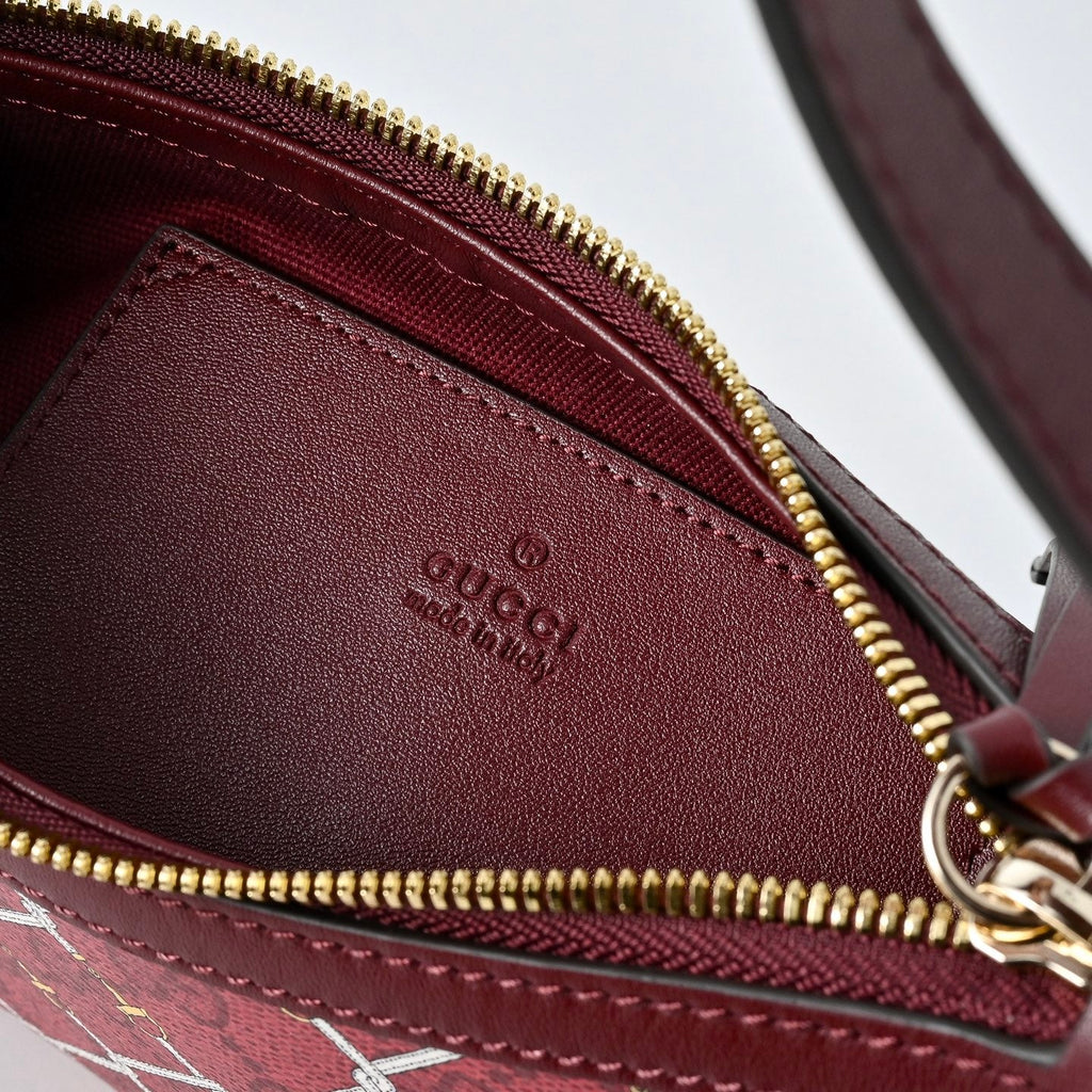 Gucci GG Emblem New Year Limited Shoulder Bag – 847450