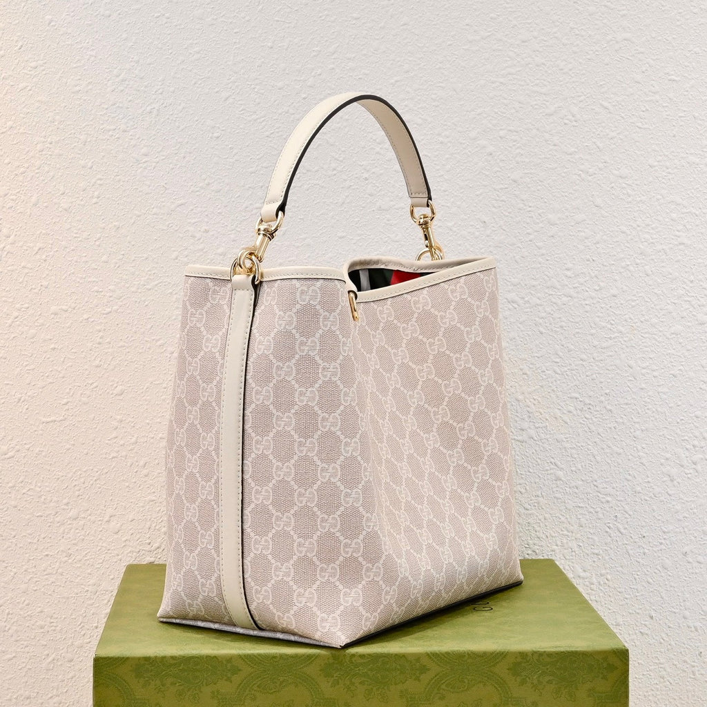 Gucci Emblem Bucket Bag-815103