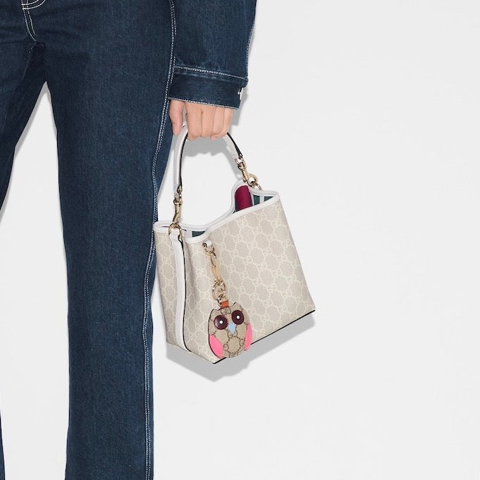 Gucci Emblem Bucket Bag-815103