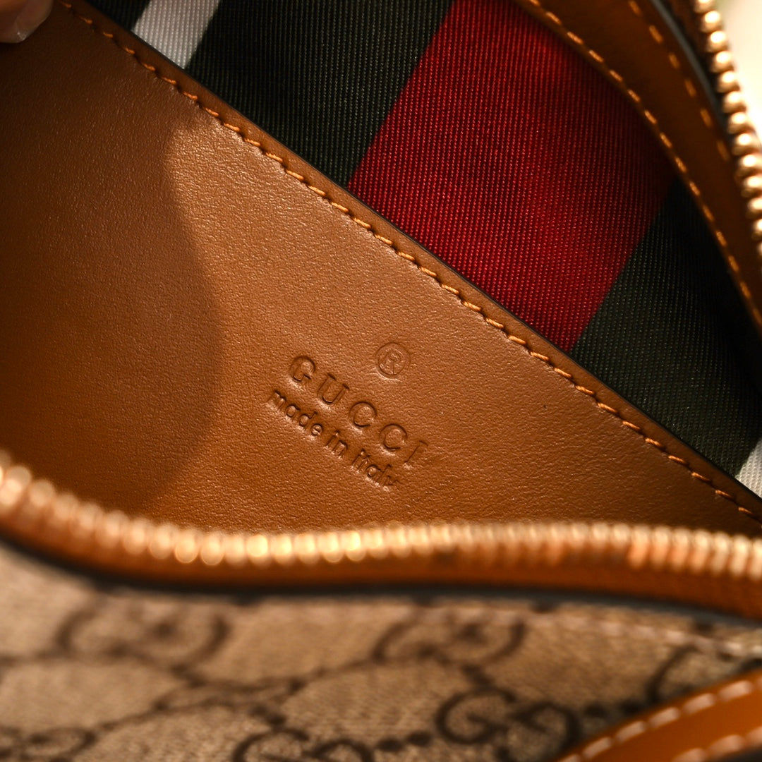 Gucci Emblem Small Zipped Tote Bag – 815218
