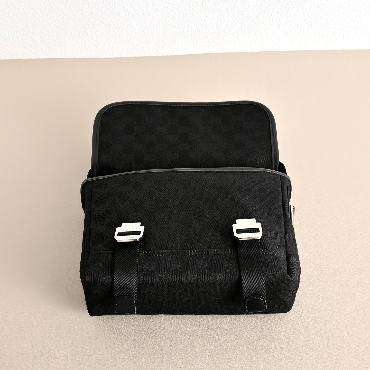 Gucci GG Canvas Small Crossbody Bag – 854745